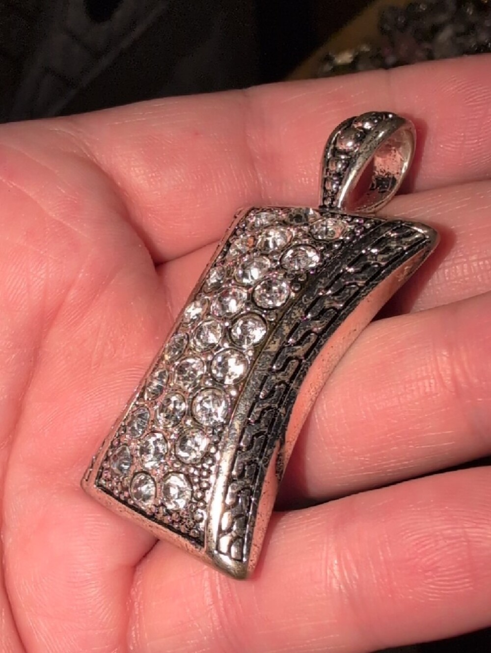 ❤️‍🔥10/$10❤️‍🔥 Silver Faux Crystal Pavé Pendant Necklace - Picture 3 of 6